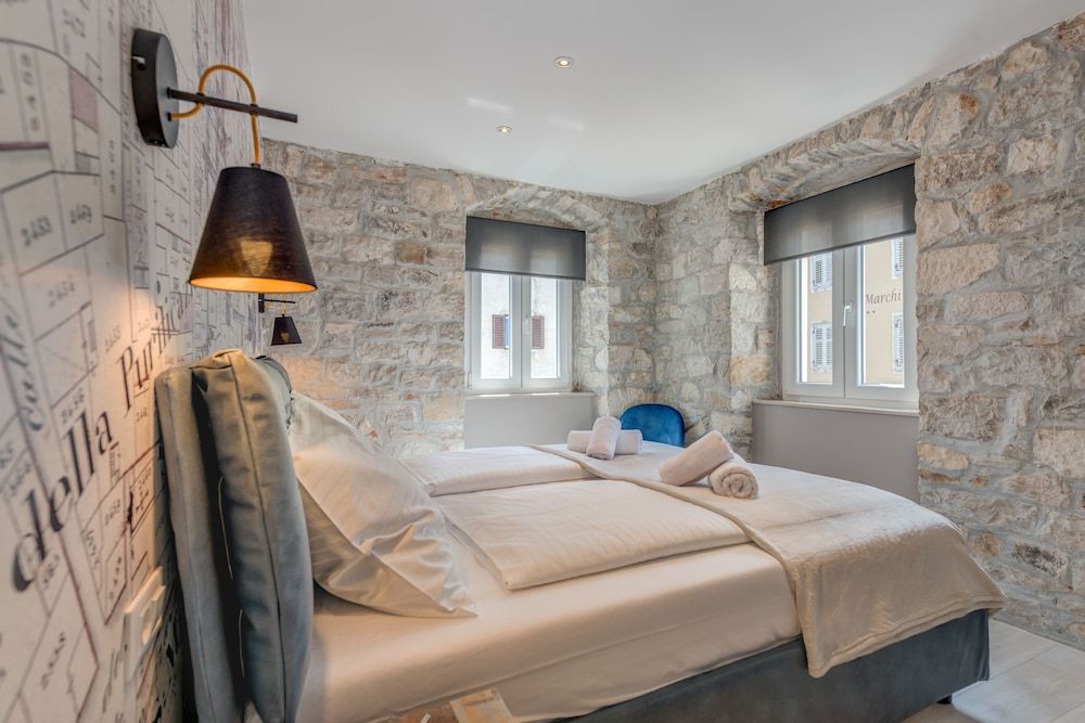 Palace Luxury Retreat - Old Town 1