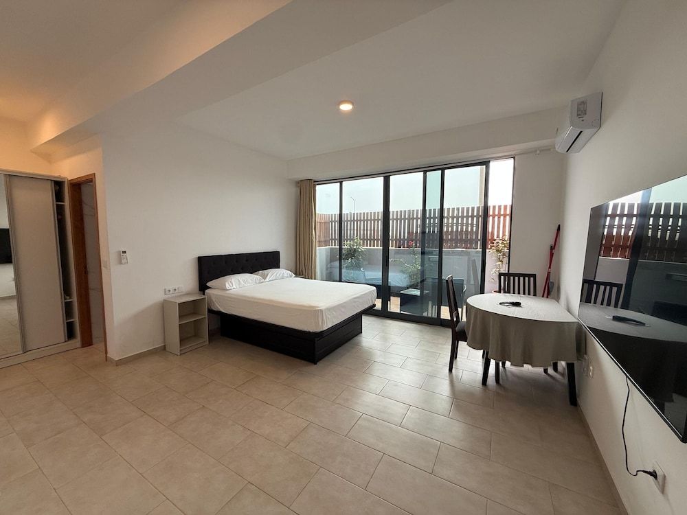 Joli Beach House - Charming Ground Floor T0 Suite 2