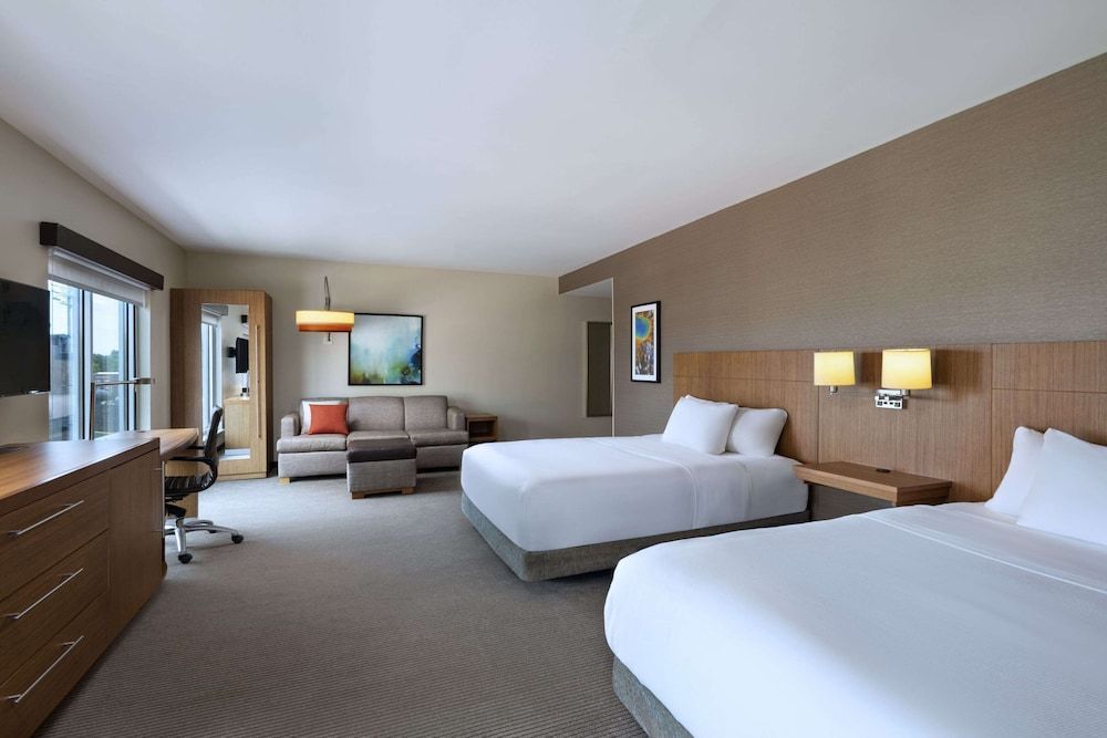 Hyatt Place Greensboro Downtown 1