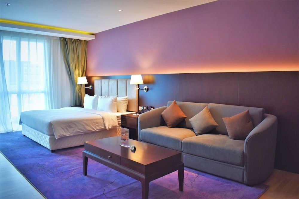 Olympia City Hotel by Dara 1