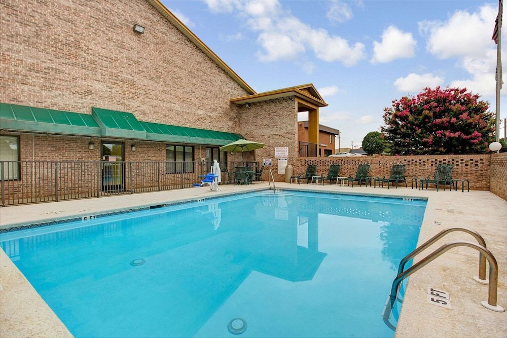 Days Inn by Wyndham Conover-Hickory 1