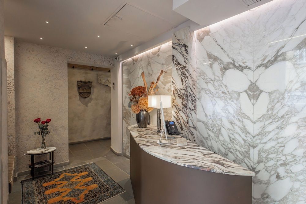 Donati Luxury Tower Suites 2