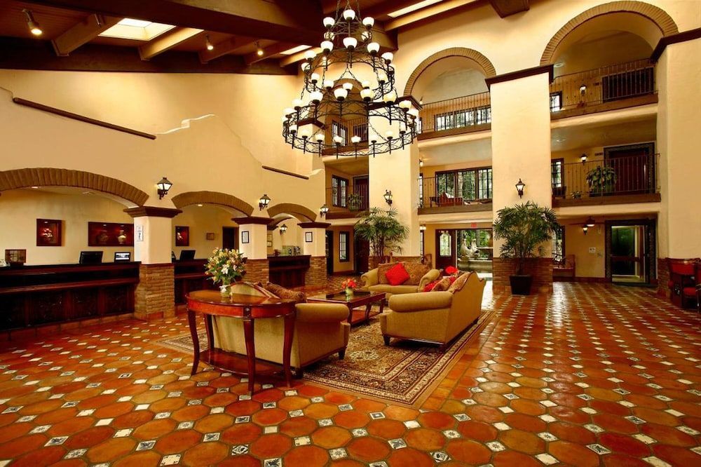 The Buena Park Grand Hotel & Suites 2