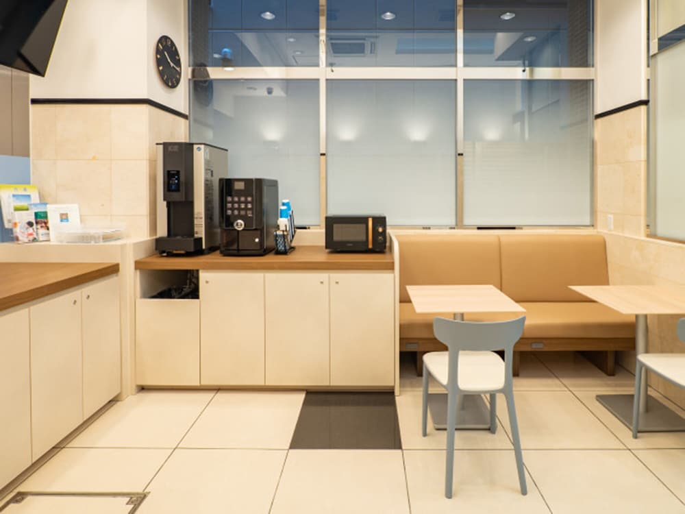 Toyoko Inn Tokyo-eki Yaesu Kita-guchi 2