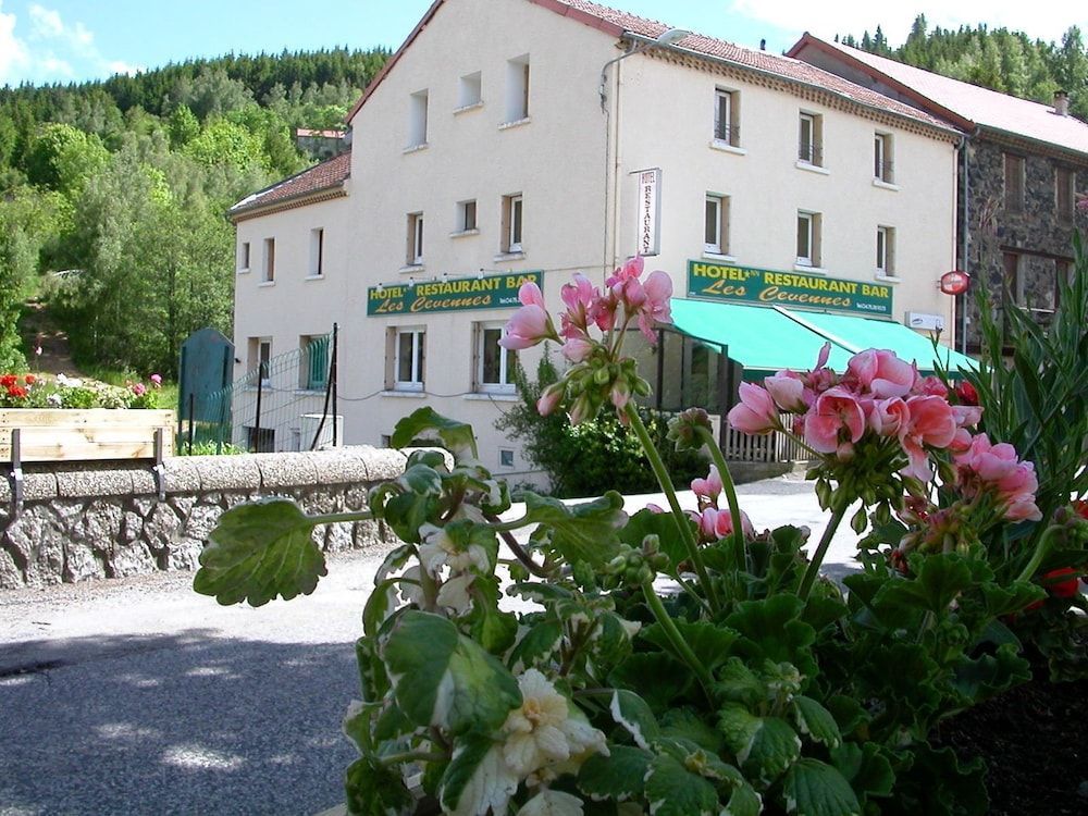 Logis Hôtel Restaurant Les Cévennes 1