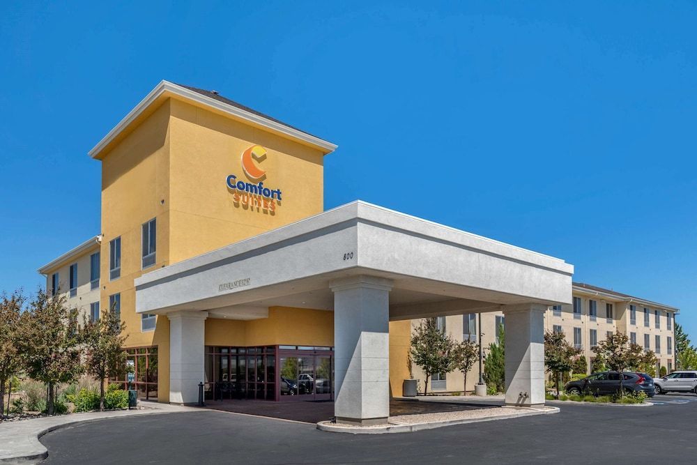 Comfort Suites Fernley 1