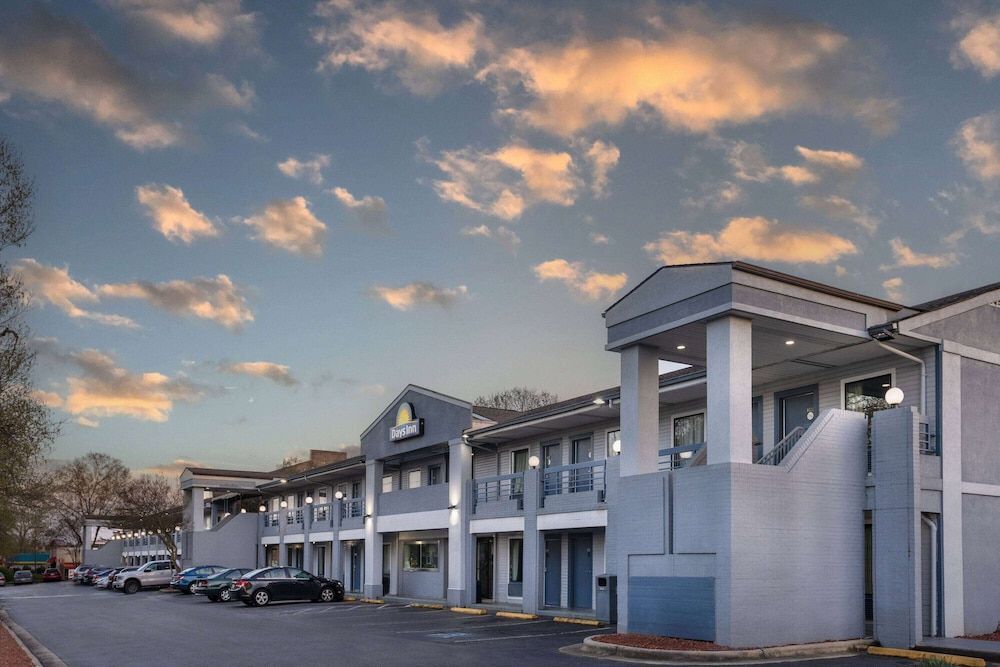 Days Inn by Wyndham Raleigh Glenwood-Crabtree 1