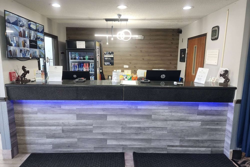 Super 8 by Wyndham Galesburg 2