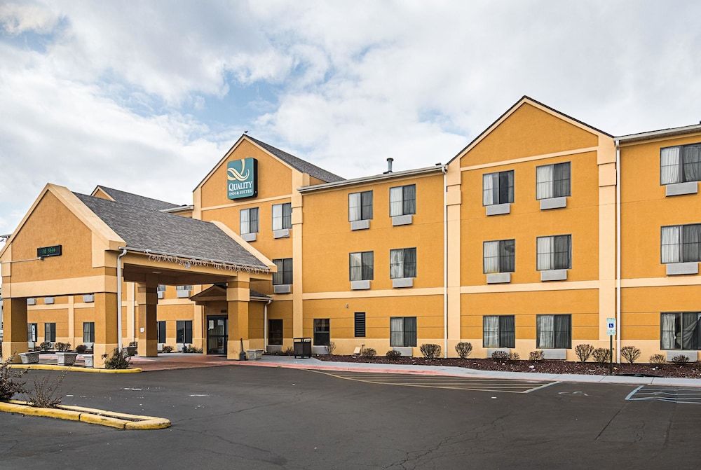 Quality Inn & Suites Harvey - Chicago Southland 1