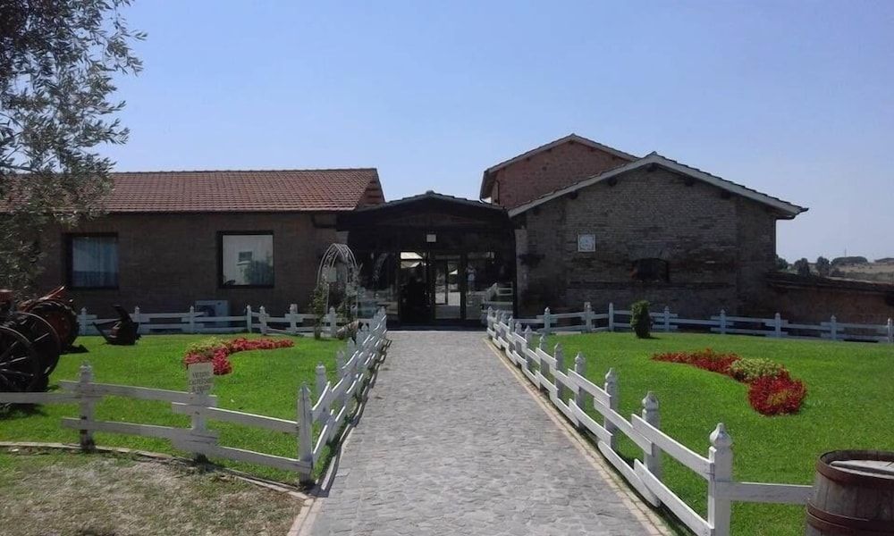 Il Borgo Ariccia Resort 1