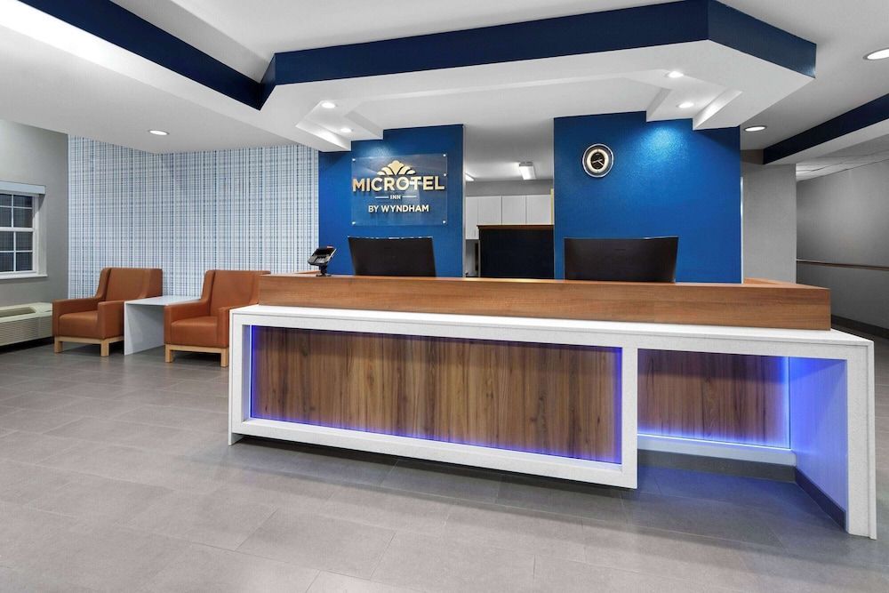 Microtel Inn by Wyndham Janesville 2