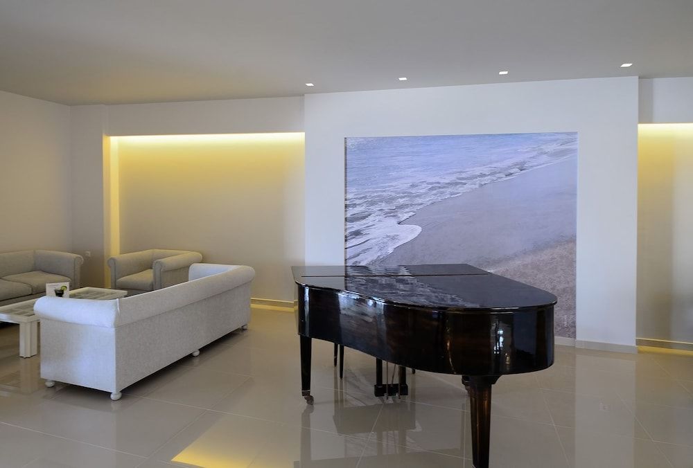 The Aeolos Beach Hotel 2