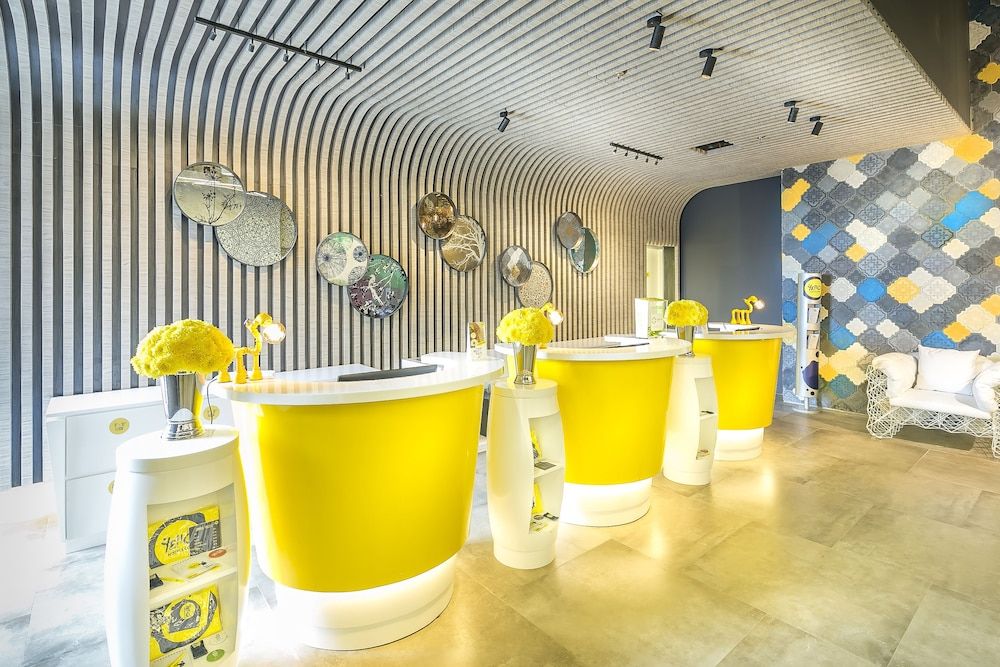 YELLO Hotel Harmoni 2