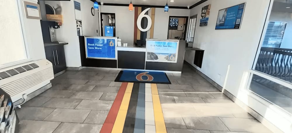 Motel 6 San Diego Airport - Harbor 2