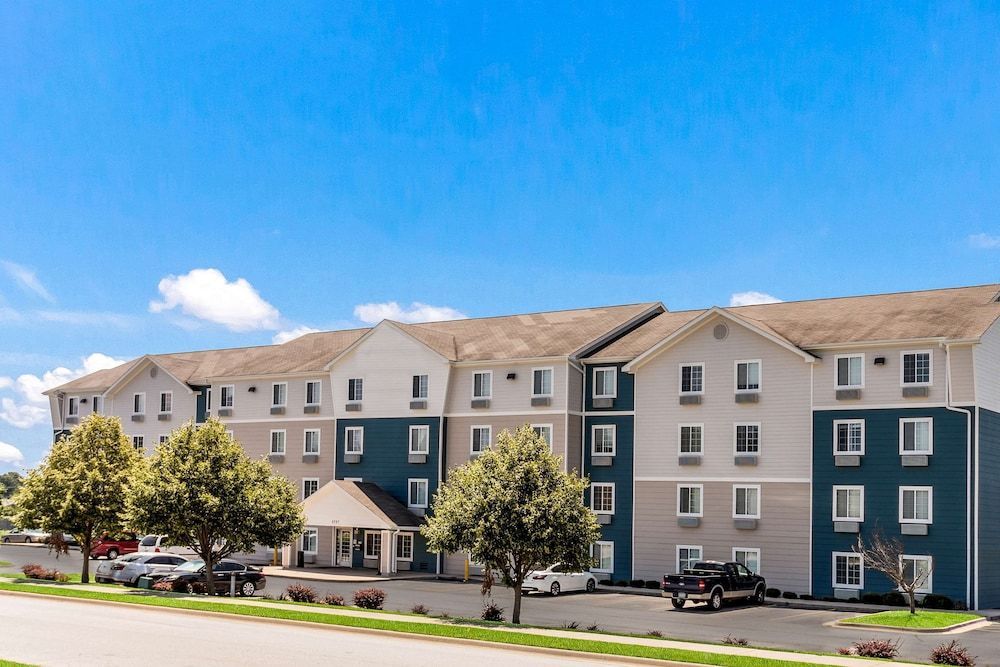 WoodSpring Suites Bentonville 1