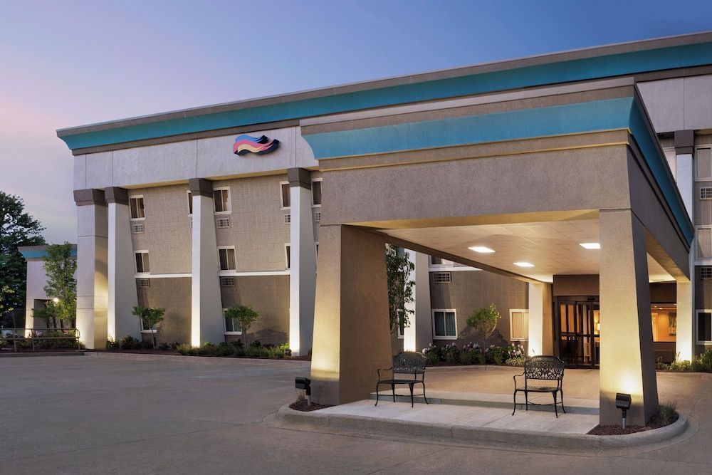 Baymont by Wyndham Mt. Pleasant 1