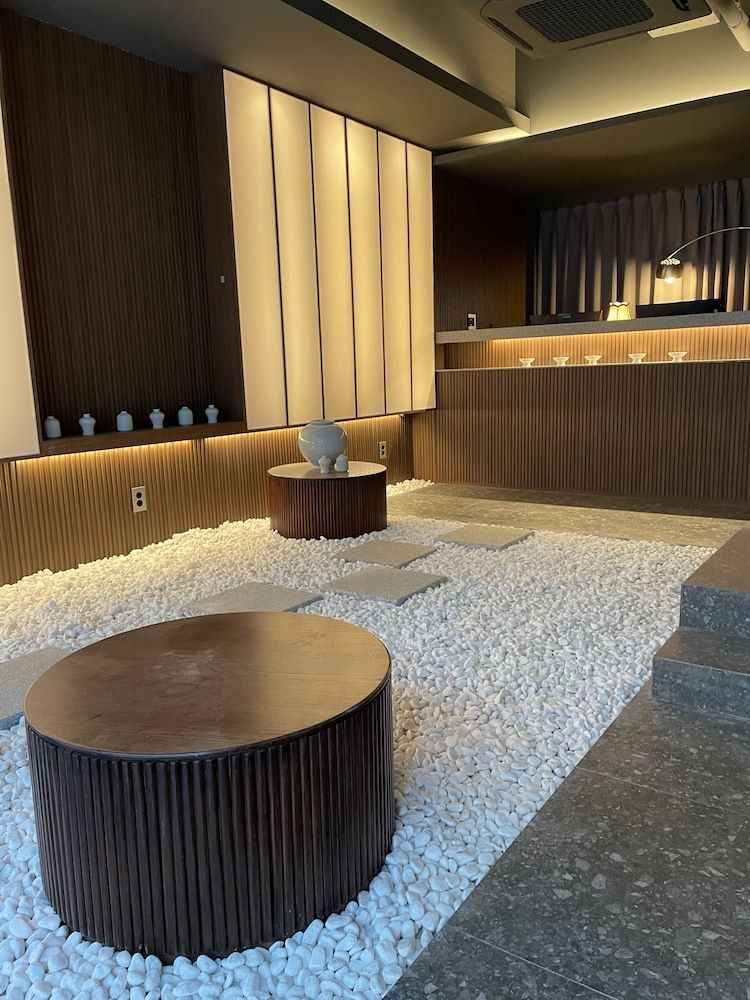 UH Suite The Myeongdong 2