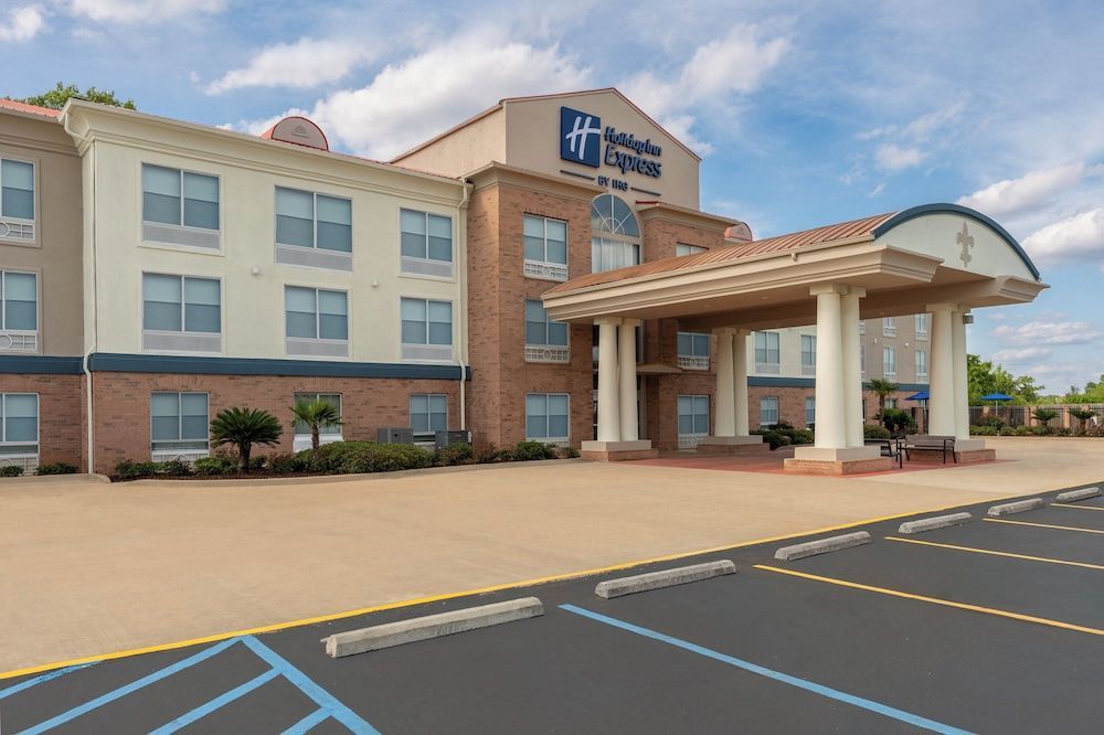 Holiday Inn Express & Suites Alexandria by IHG 1