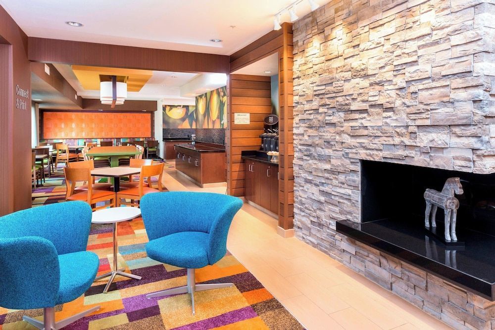 Fairfield Inn & Suites by Marriott Galesburg 1