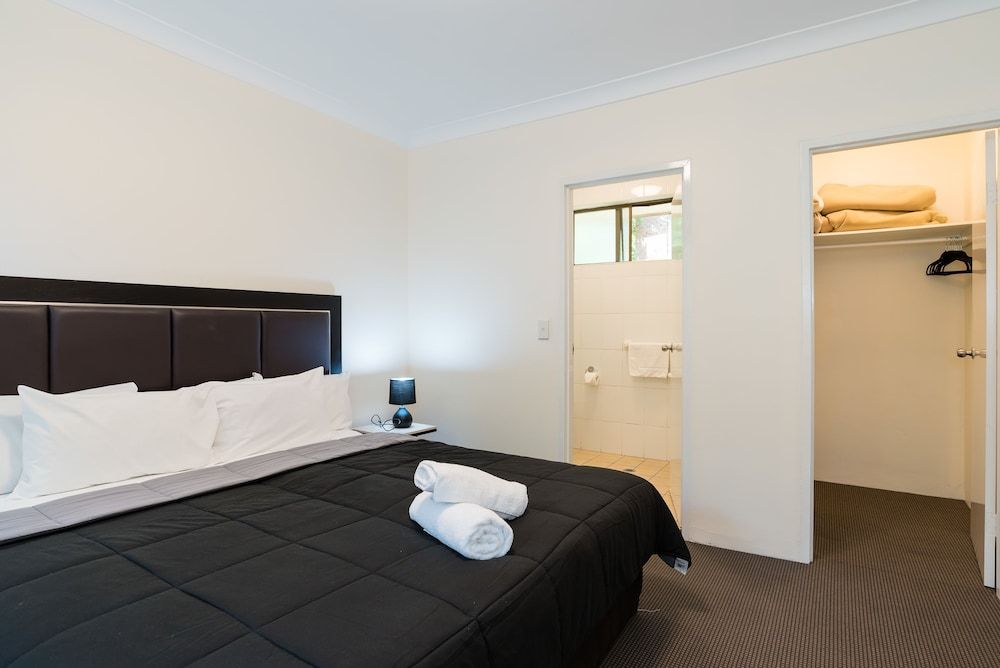 Eastwood Furnished Apartments 2
