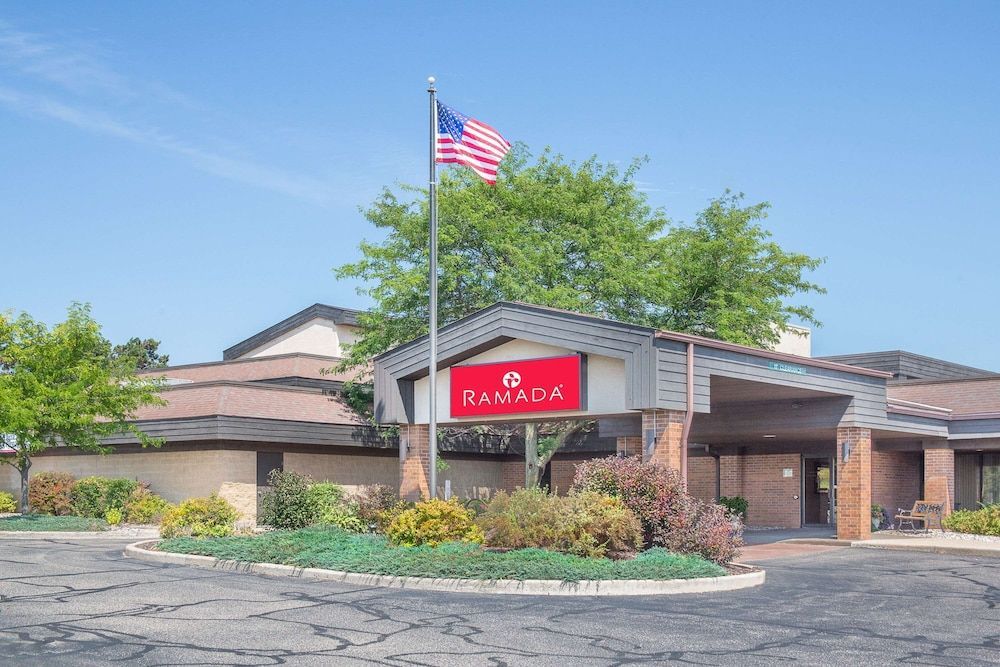 Ramada by Wyndham Waupaca 1