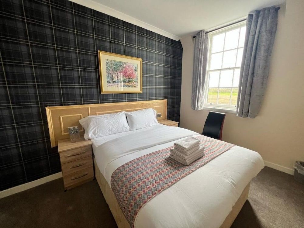 Earl David Hotel 2