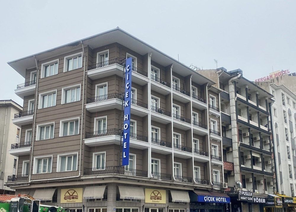 Grand Milan Hotel 1