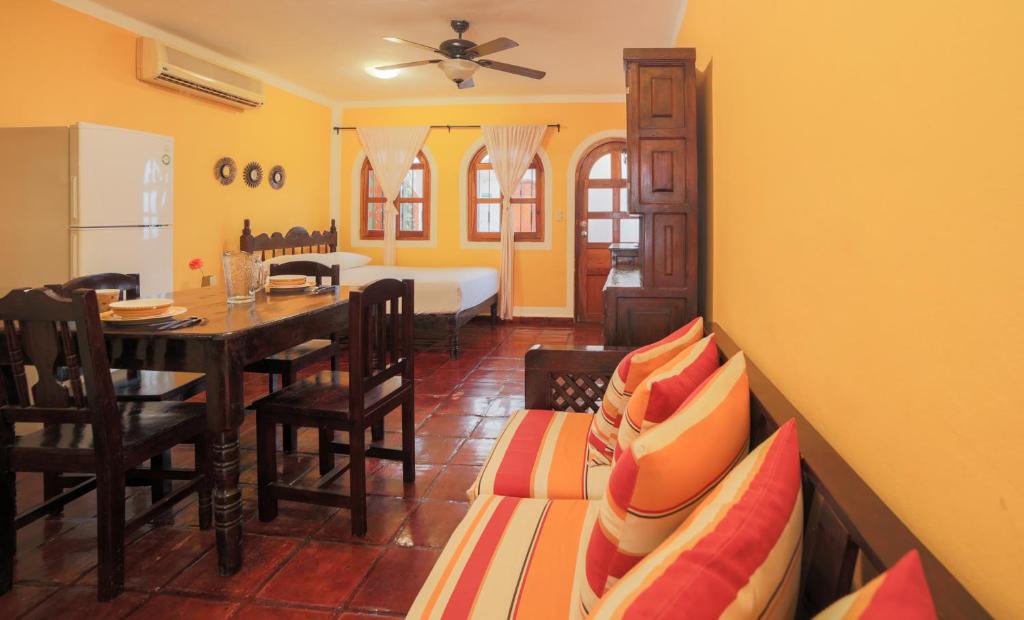 Quinta Noraa ( ex. El Patio Hotel & Suite ) 2