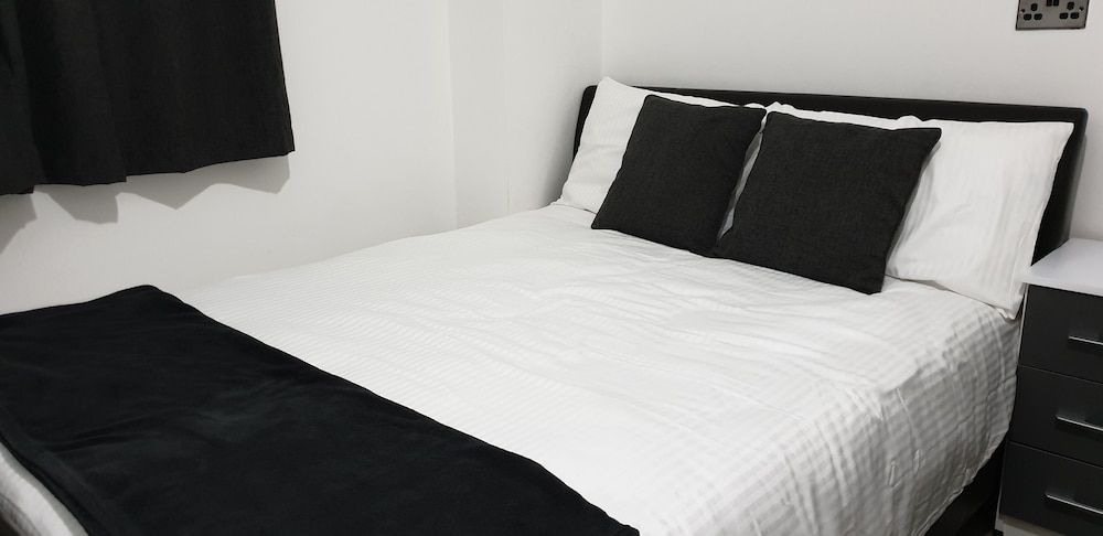 Homestay in Walsall 1