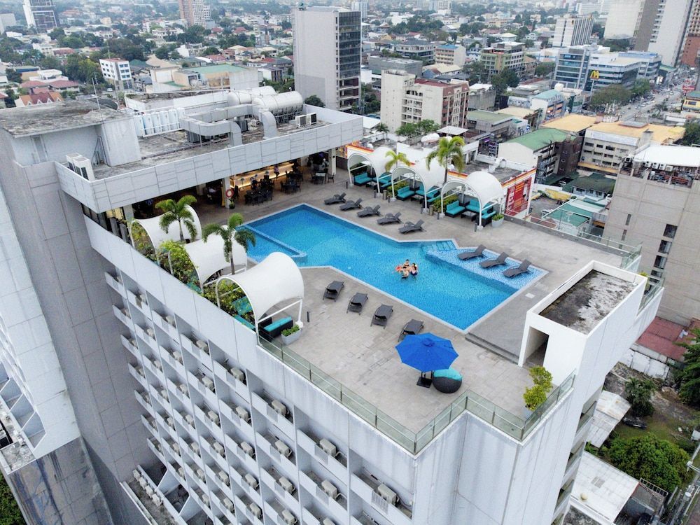 Luxent Hotel 1