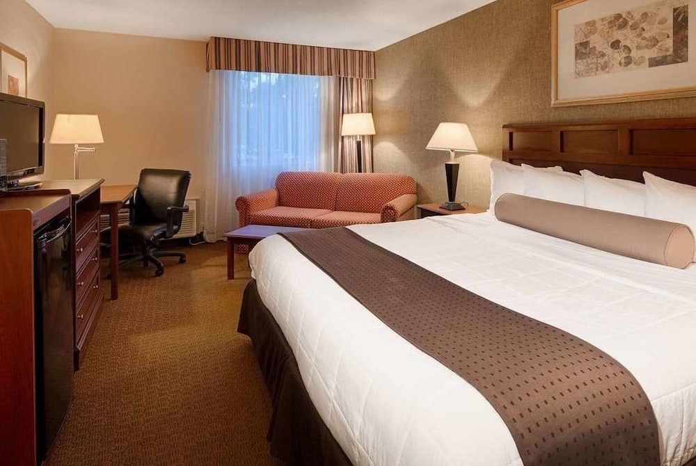 Baymont Inn & Suites 1