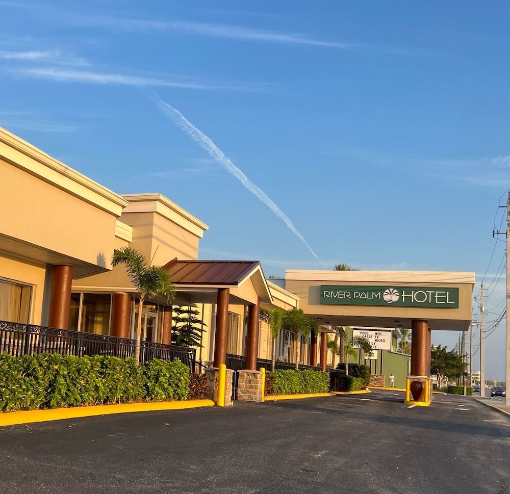 River Palm Hotel 1