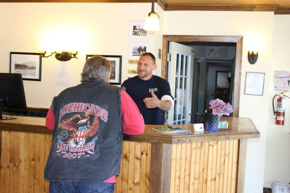 The Sundowner on Lake George 2