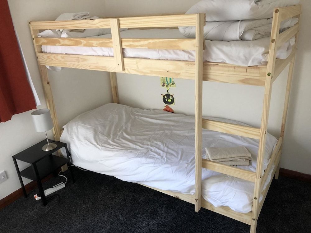 Super 2 Bedroom Flat near Dalkeith Town Center 2