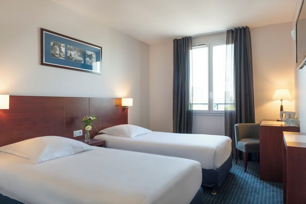 Mercure Plessis Robinson 1