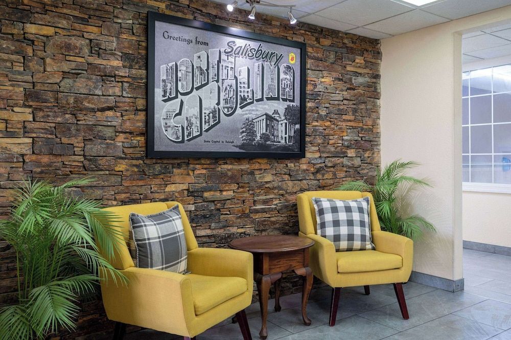 Super 8 by Wyndham Salisbury 2