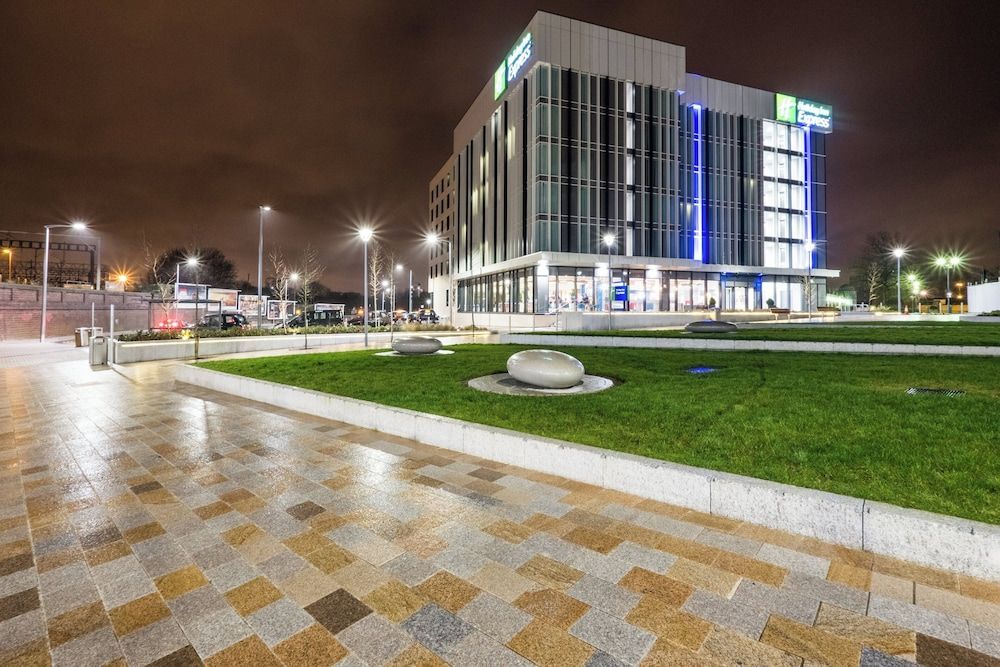 Holiday Inn Express STOCKPORT by IHG 1