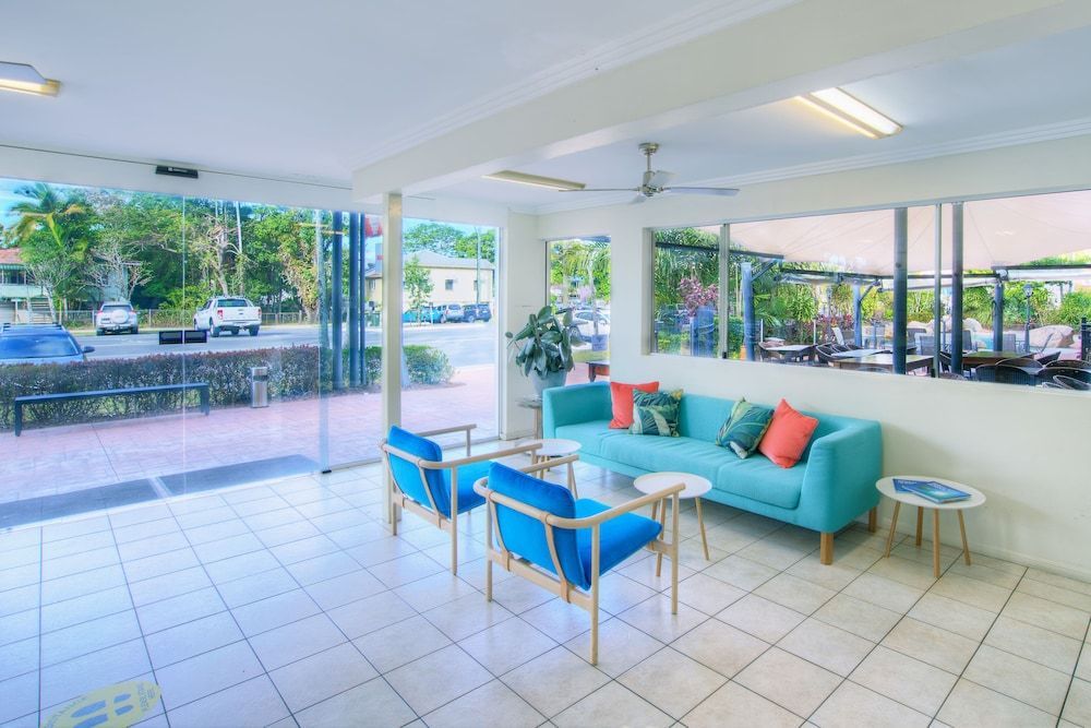 Cairns Queenslander Hotel & Apartments 2