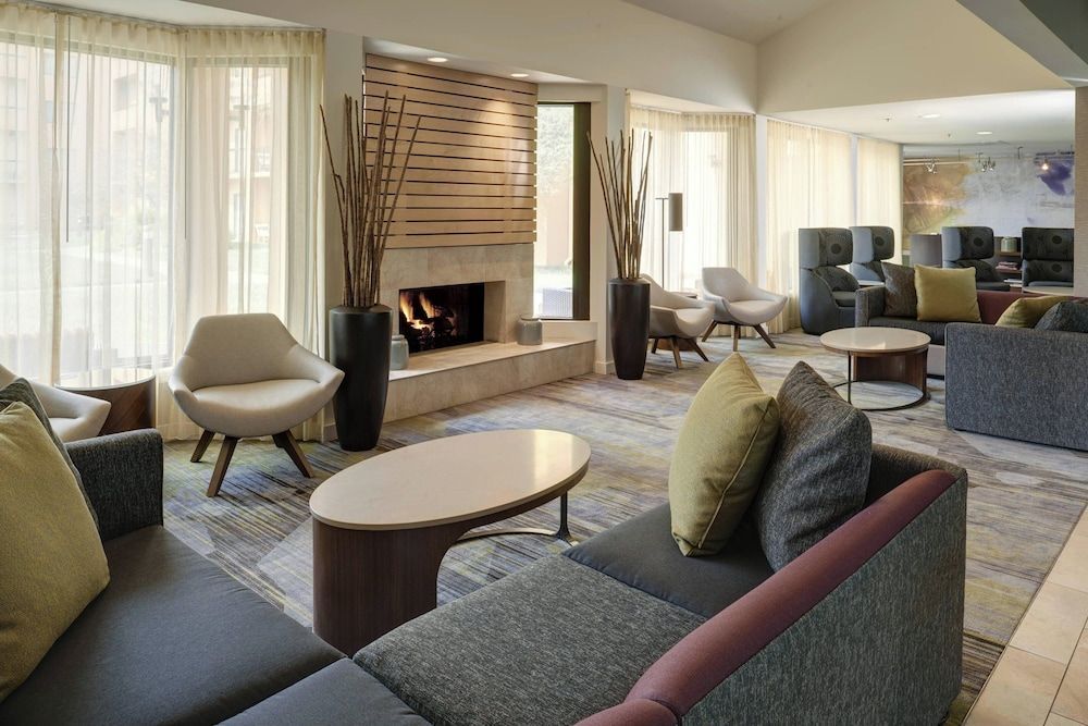 Courtyard by Marriott Indianapolis Airport 1