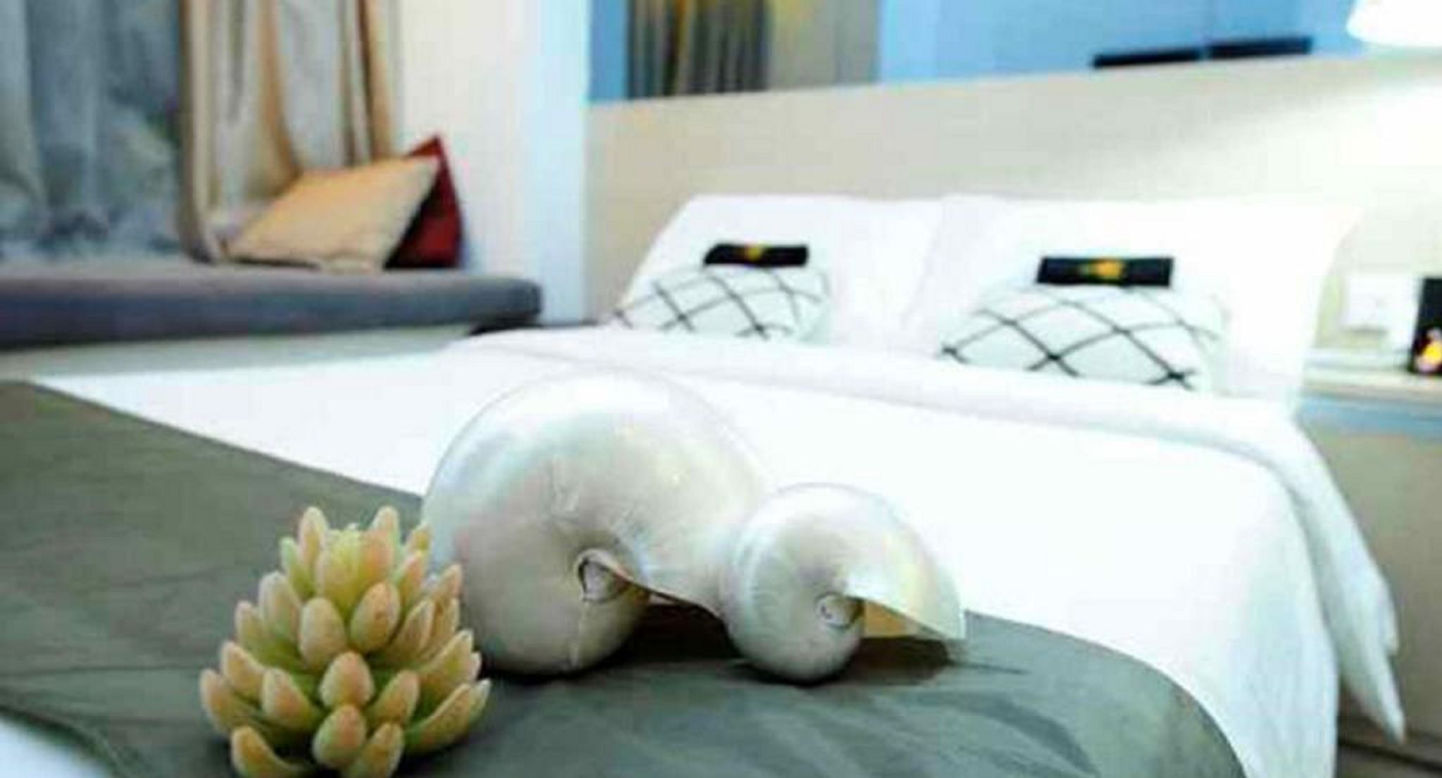 M1 Hotel 1