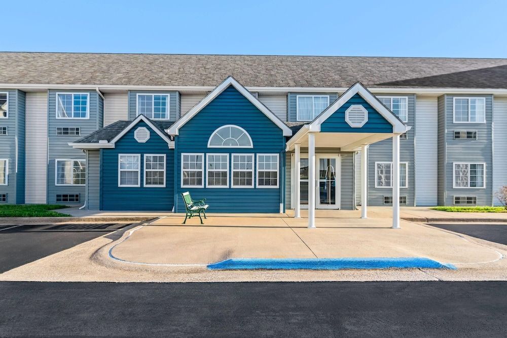 Microtel Inn & Suites by Wyndham Joplin 1