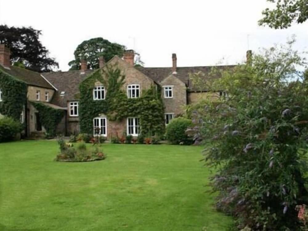 Newburgh House Bed & Breakfast 1