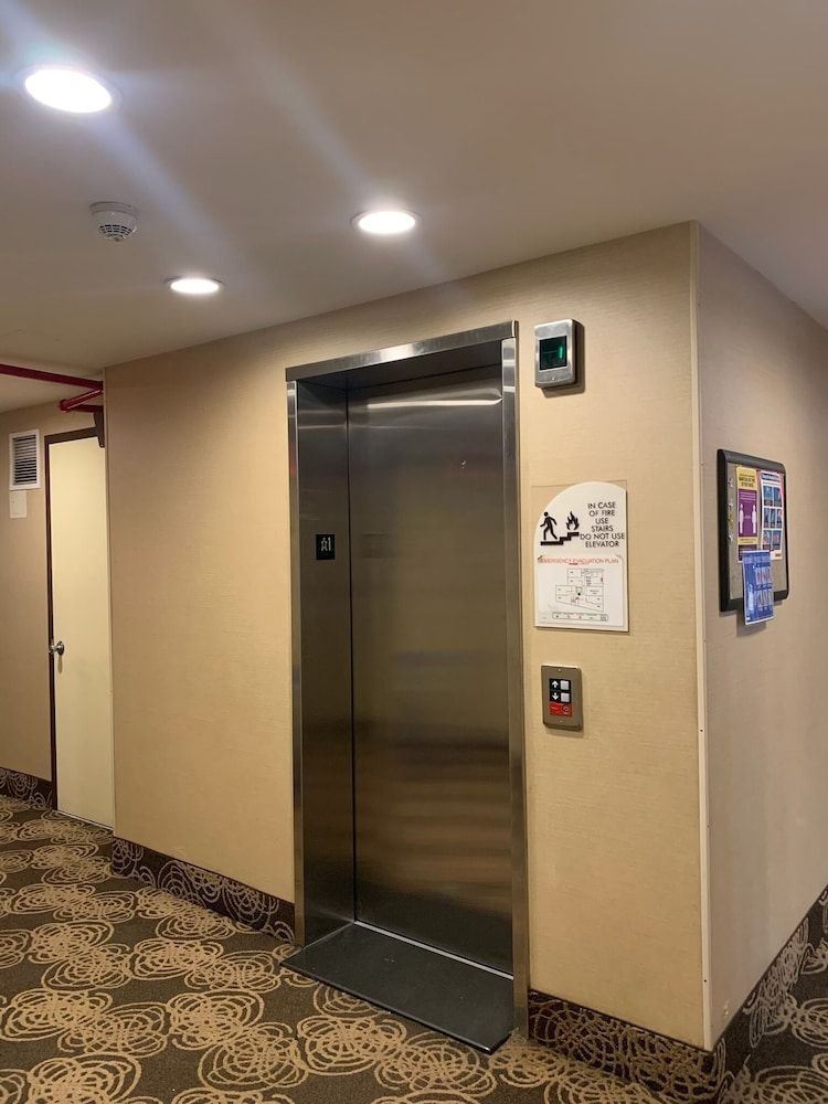 Sky Hotel Flushing/Laguardia Airport 2
