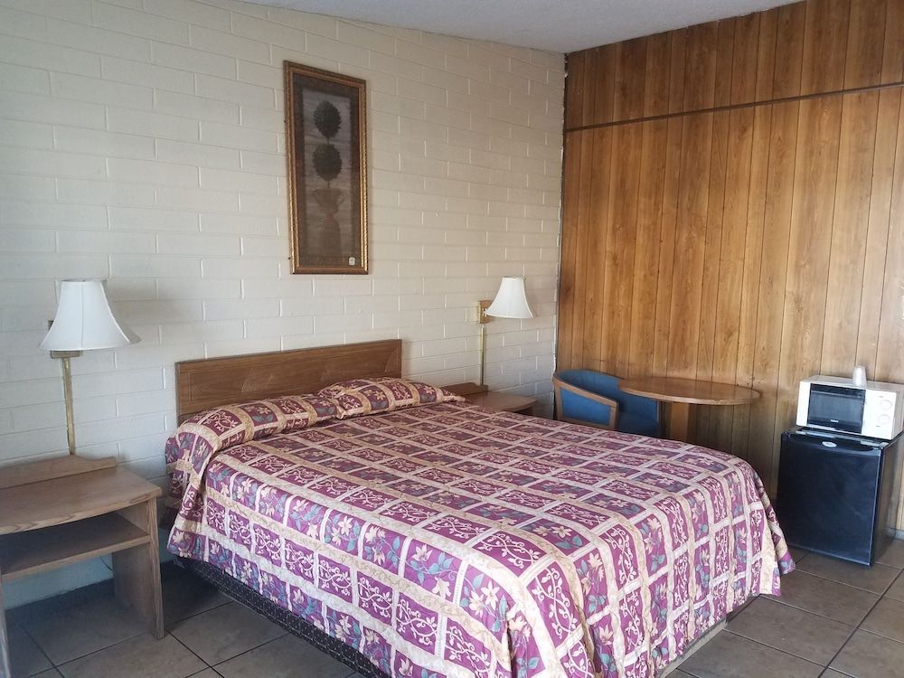 Beverly Crest Motor Inn 2