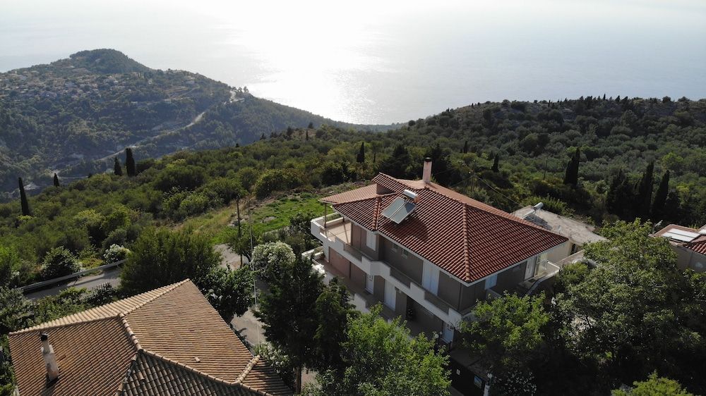 Lefkas Vacation House 1