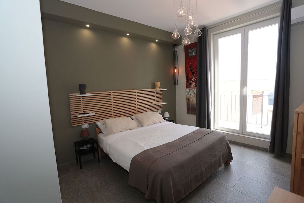 OIKIA AUTOMATIC ROOMS 2