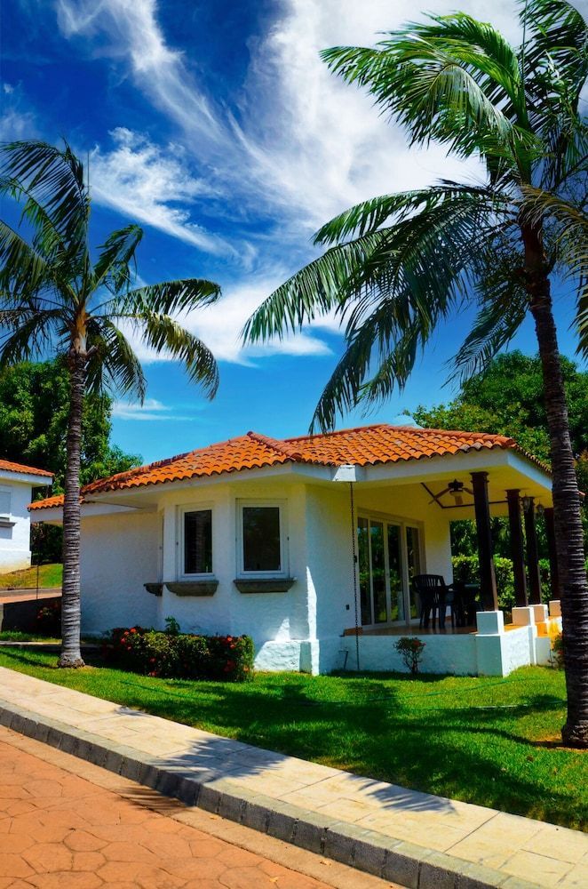 Las Veraneras Villas & Resort 2