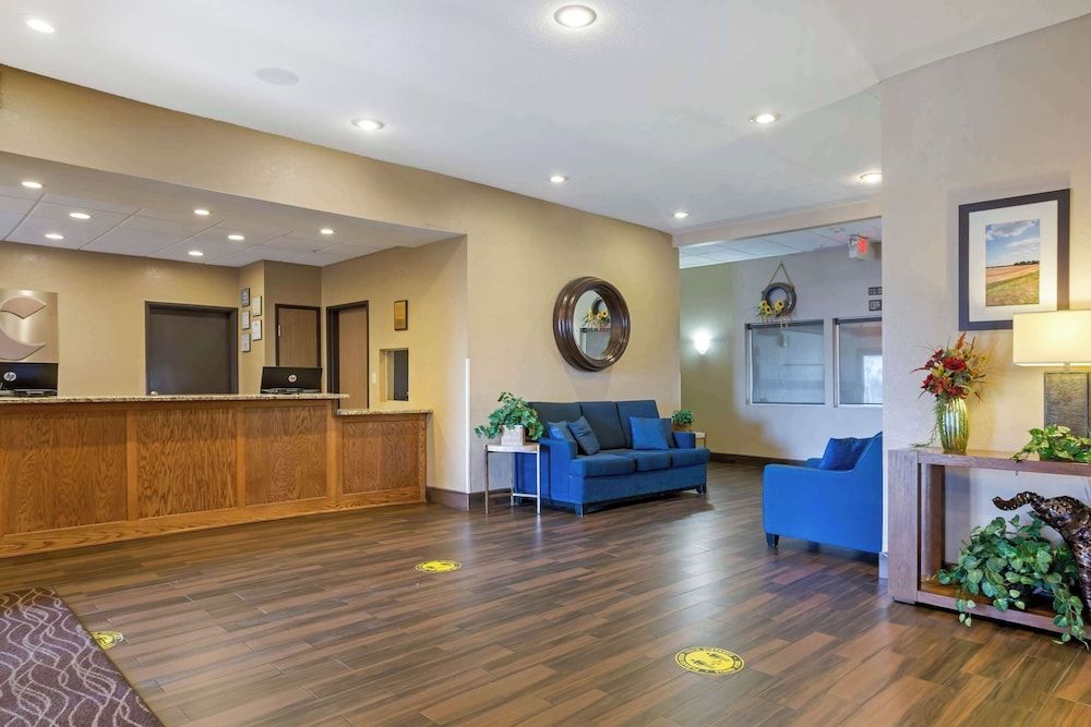 Comfort Inn & Suites Pittsburg KS 1