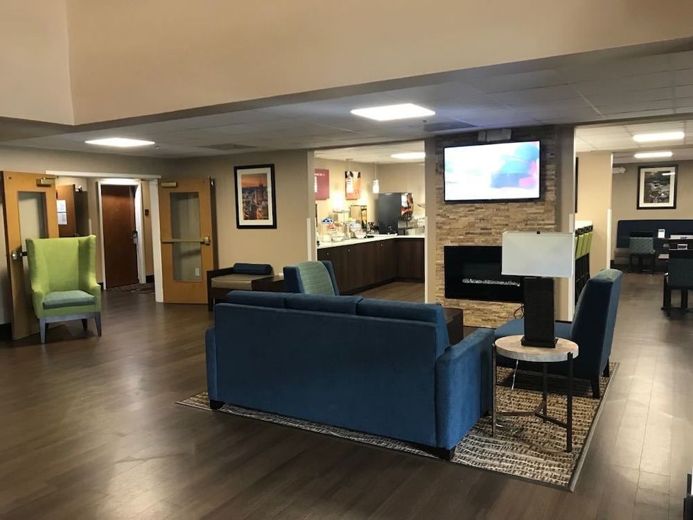 Comfort Suites Northside Hospital Gwinnett 2