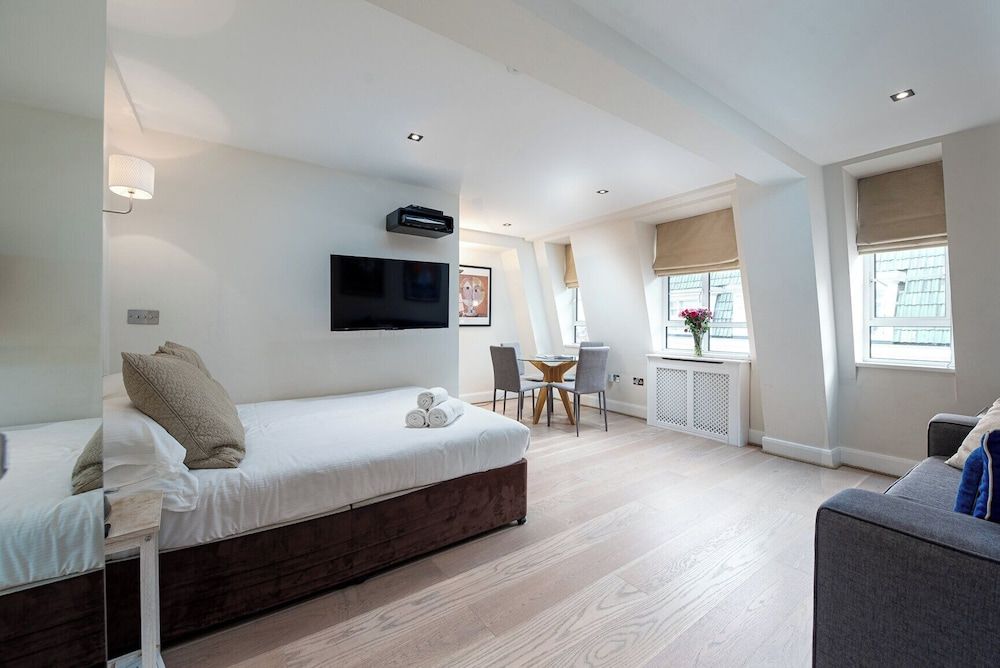 Nell Gwynn House Apartments & Rooms 2